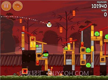 愤怒的小鸟龙年春节版截图2 愤怒的小鸟龙年春节版截图2